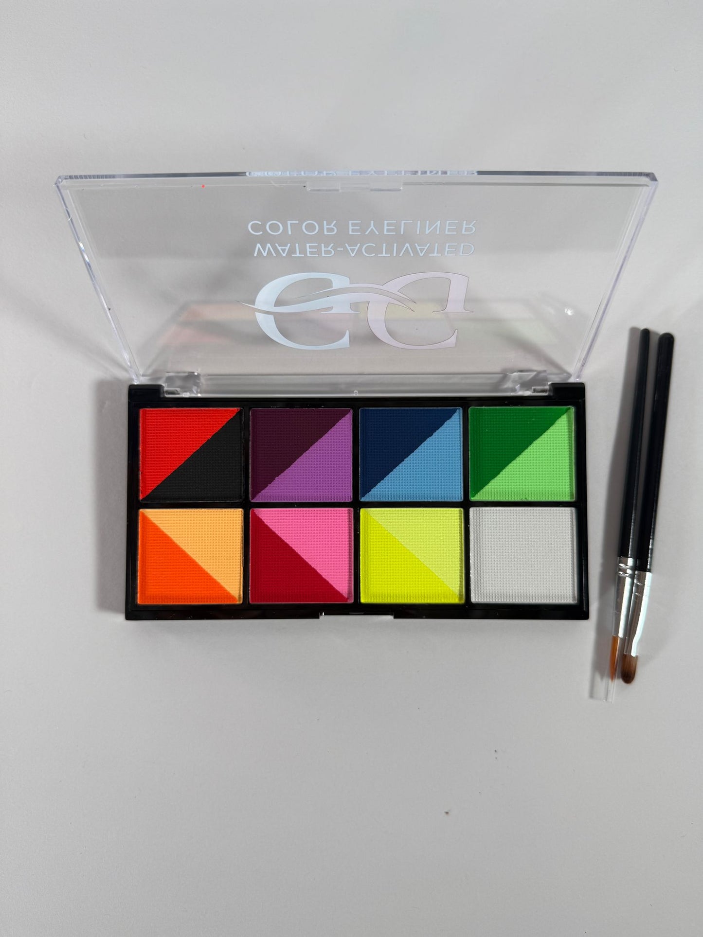 GG Water-Activated Color Eyeliner Palette